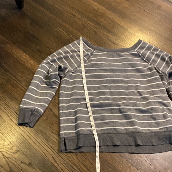 Aerie Gray Sweatshirt XXL Silver Stripes Stripe EUC - Picture 2 of 7